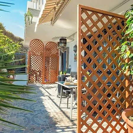 Santa Clara Bed and Breakfast Νάπολη